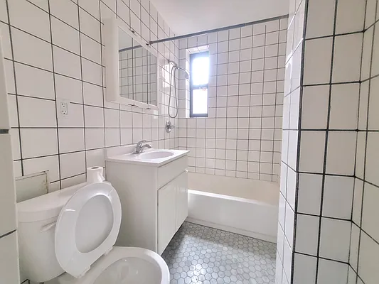 Rented by Bruma Realty LLC | media 7