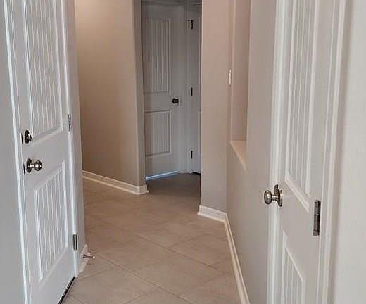 4th image of 2112 Grove Ln