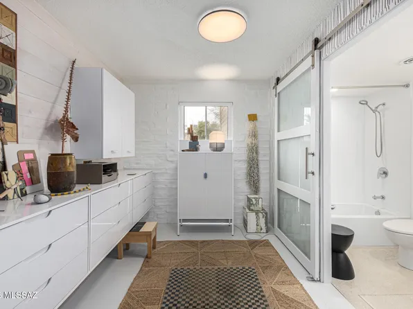 2 W Greenock Dr #2D, Tucson, AZ 85737