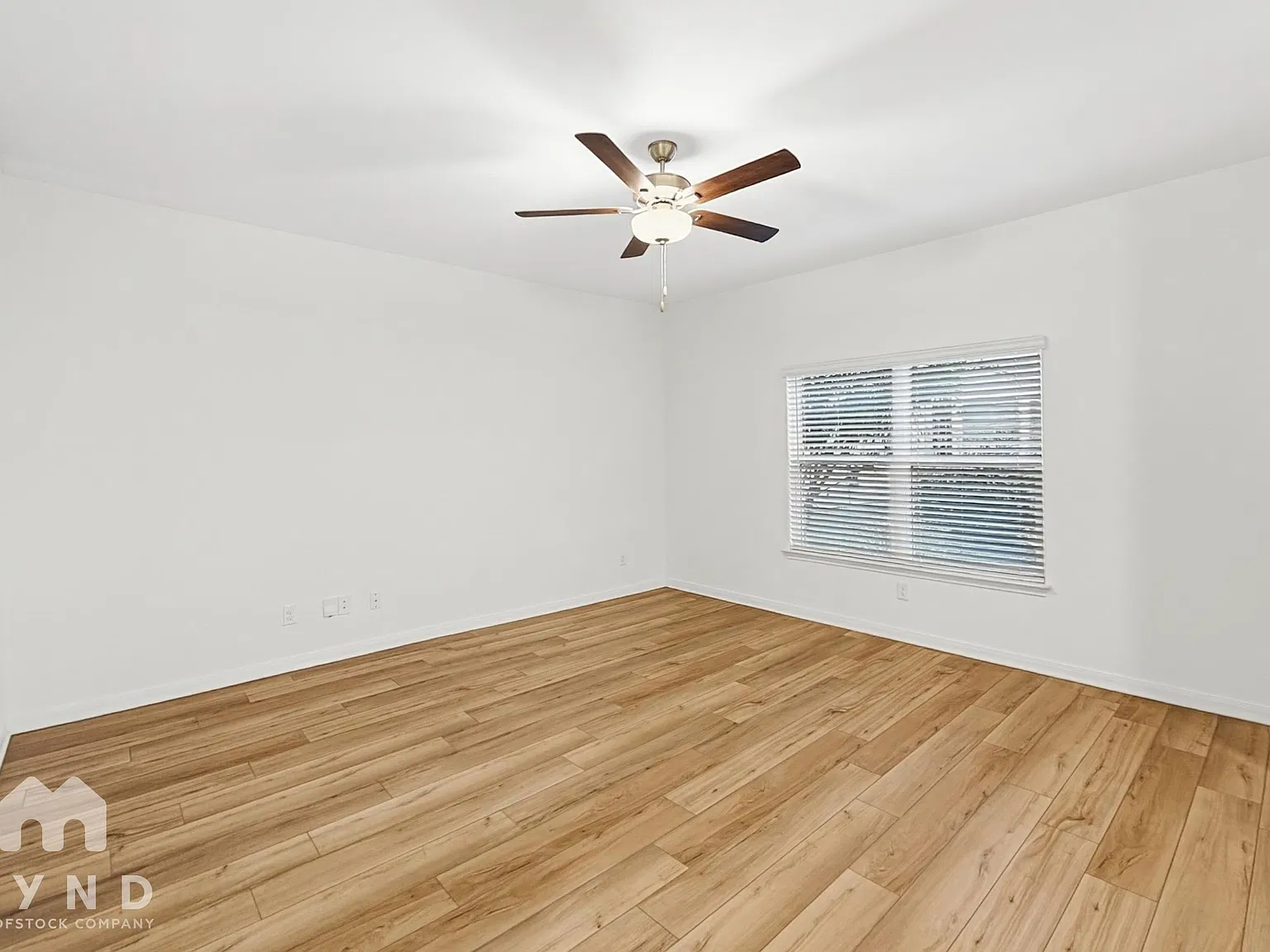 4 bed, 3.0 bath, 2115 sqft, $1,725 — Photo 2