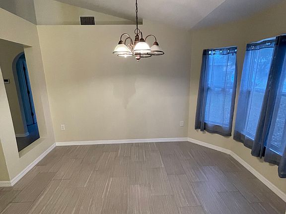 3rd image of 3616 Meadow Green Dr
