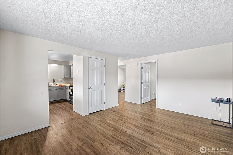 5th image of 3123 E Carlisle Avenue