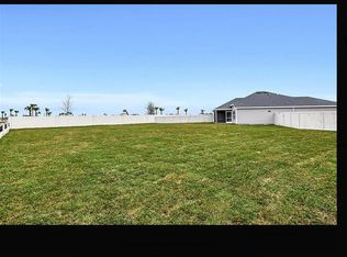 6913 Rawlins Rd, Okahumpka, FL 34762