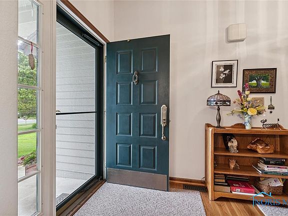 4th image of 6719 Victoria Ct