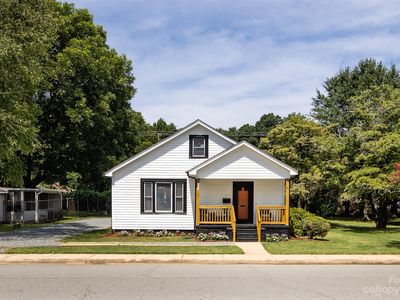 1005 N Main St, Lowell, NC, 28098