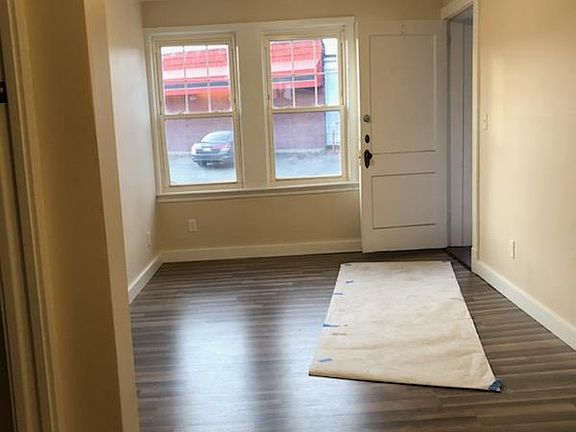 2nd image of 7 Willet St #1