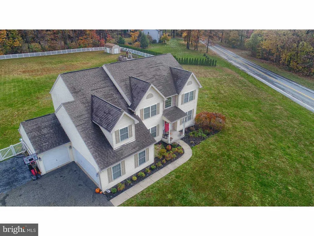 40 Ridge Dr photo 1