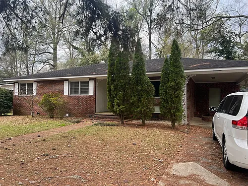 303 32nd Pl E Photo 1