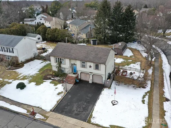 15 Erin Ln, Old Bridge, NJ 08857