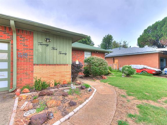 2nd image of 2520 SW 50th St