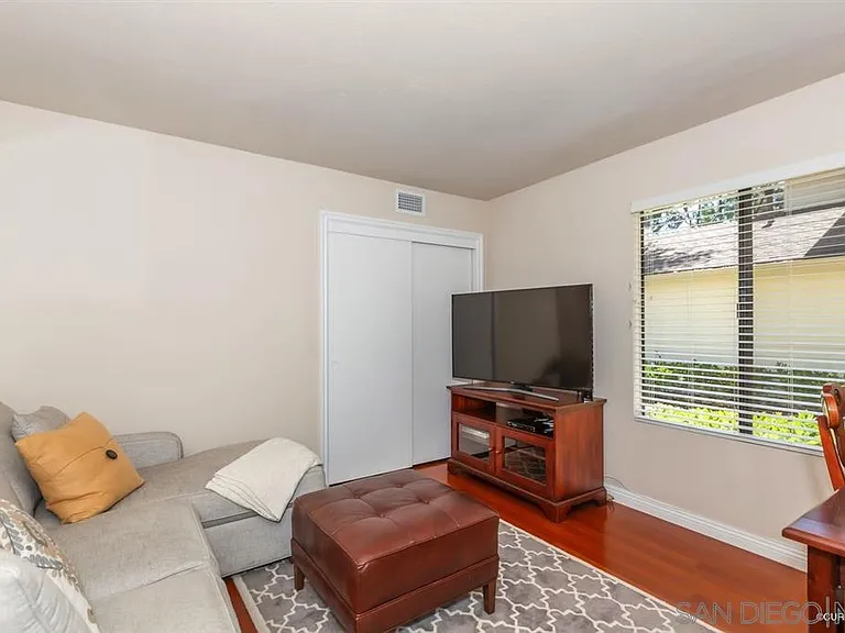 10470 Ridgewater Ln — Photo 14