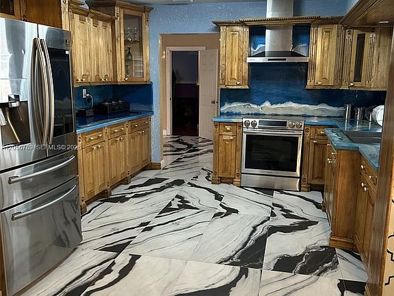 4th image of 5240 SW 10th Ct