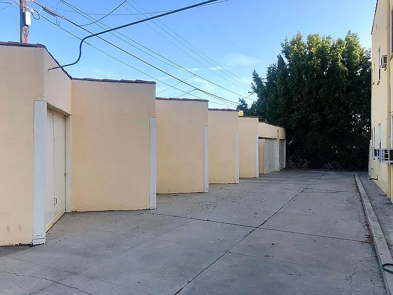 1018 S Masselin Ave #6 — Photo 8