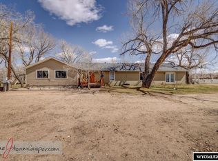 12427 Henrie Roadway, Evansville, WY 82636