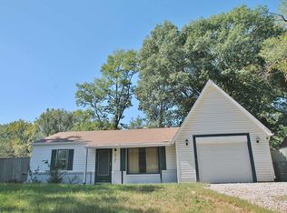 2337 SW Winterwood Ln, Topeka, KS 66614