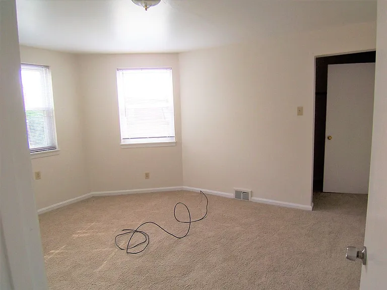32 Wyoming St E #1 — Photo 8