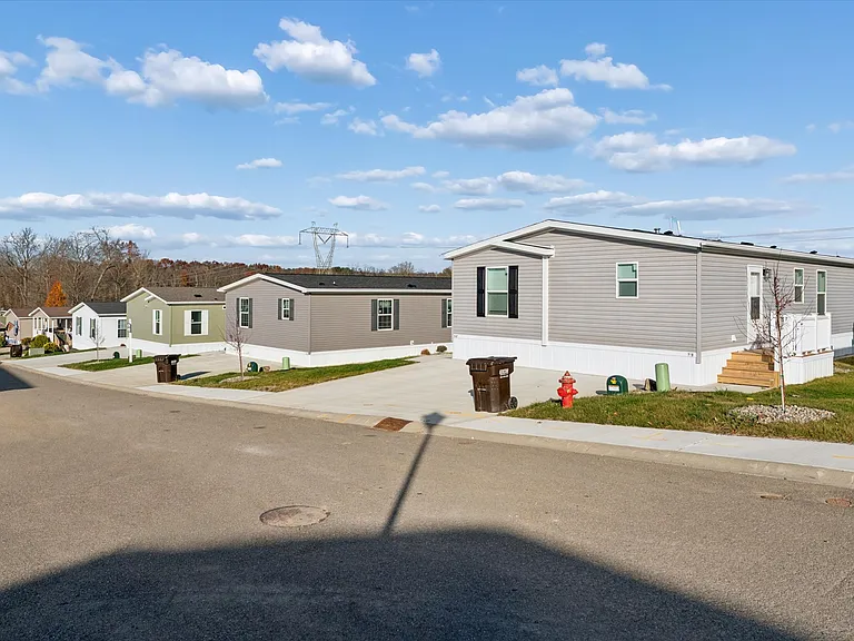 Lake Sherman Village — Photo 18
