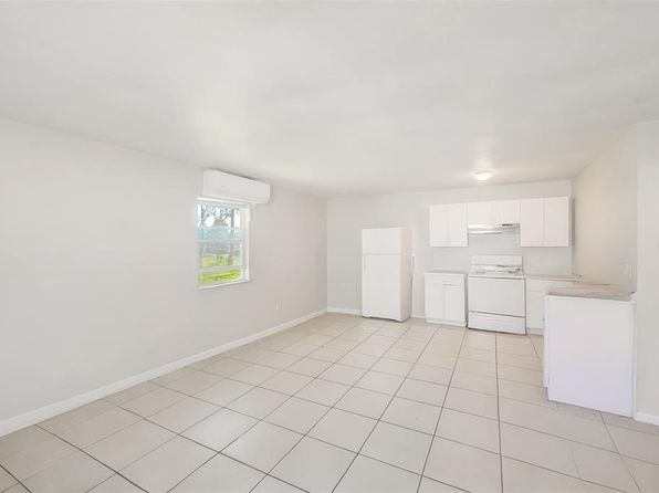 tampa-florida-82049662 picture