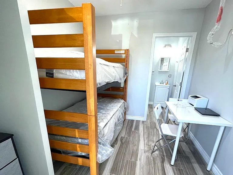 3823 Walton Ave — Photo 10