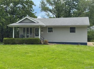 130 Florissant Park Dr, Florissant, MO 63031