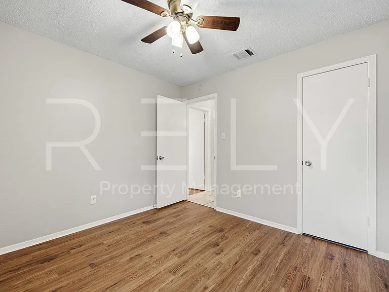 8001 W Gate Blvd #A — Photo 31