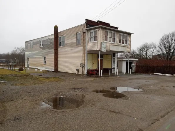 3033 Riverview Dr, Kalamazoo, MI 49004