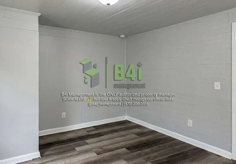 220 E Render St — Photo 11