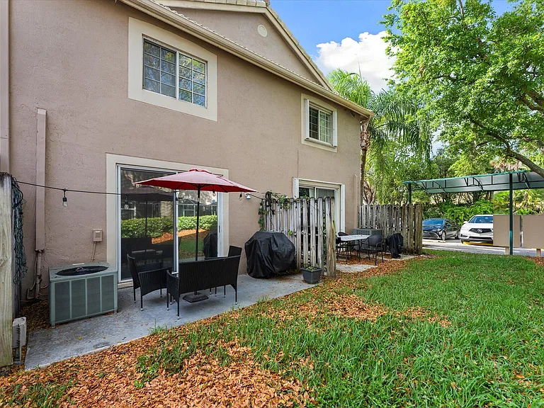 2264 Salerno Cir — Photo 27