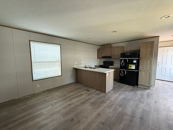 4th image of 8 Marlette St #8