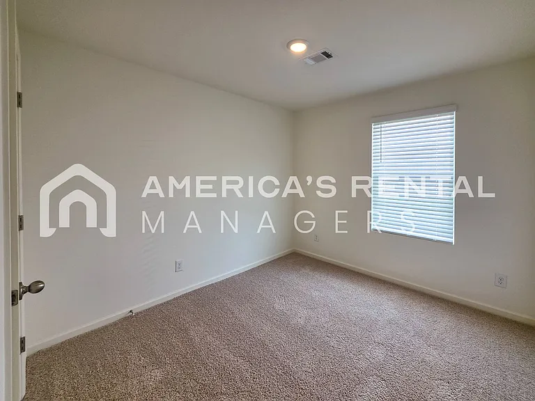 9314 Parkway Gardens Loop — Photo 32