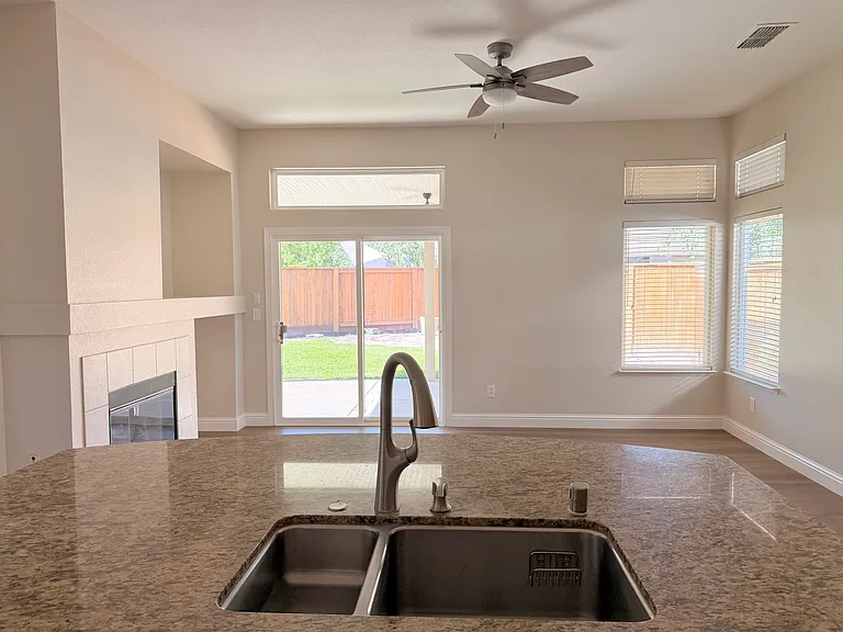 3628 Grand Point Ln — Photo 5