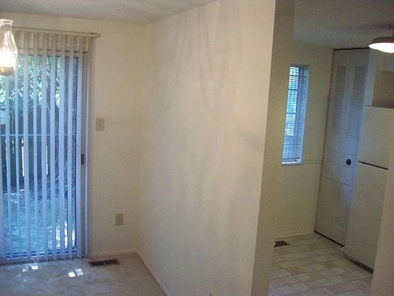 5th image of 13633 Bentley Cir