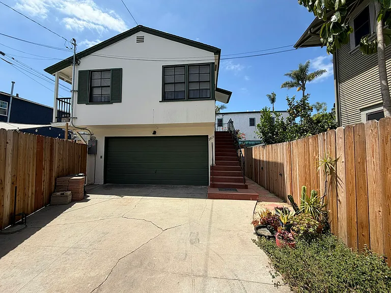 2815 Capps St — Photo 14