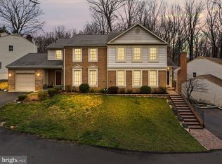 9916 Hemlock Woods Ln, Burke, VA 22015