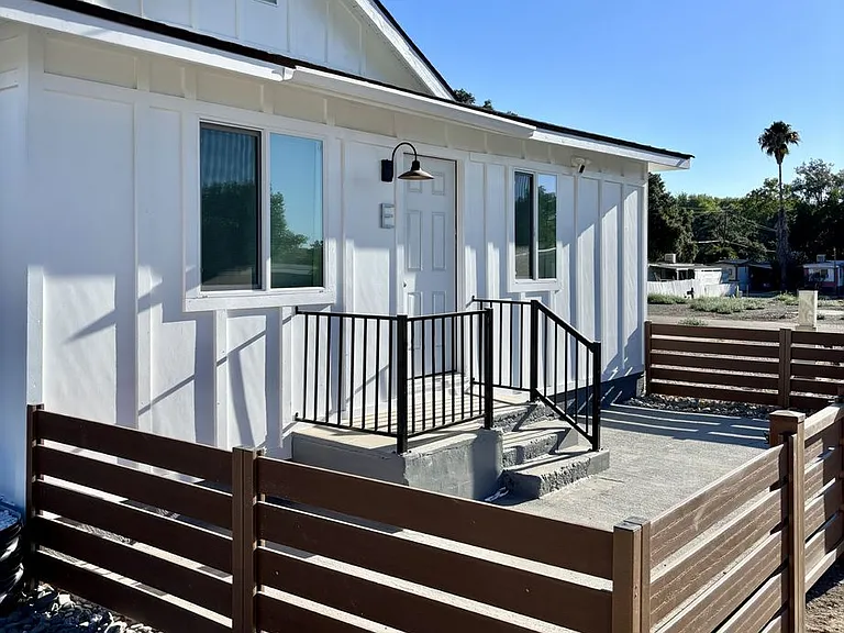 240 White Rd — Photo 15