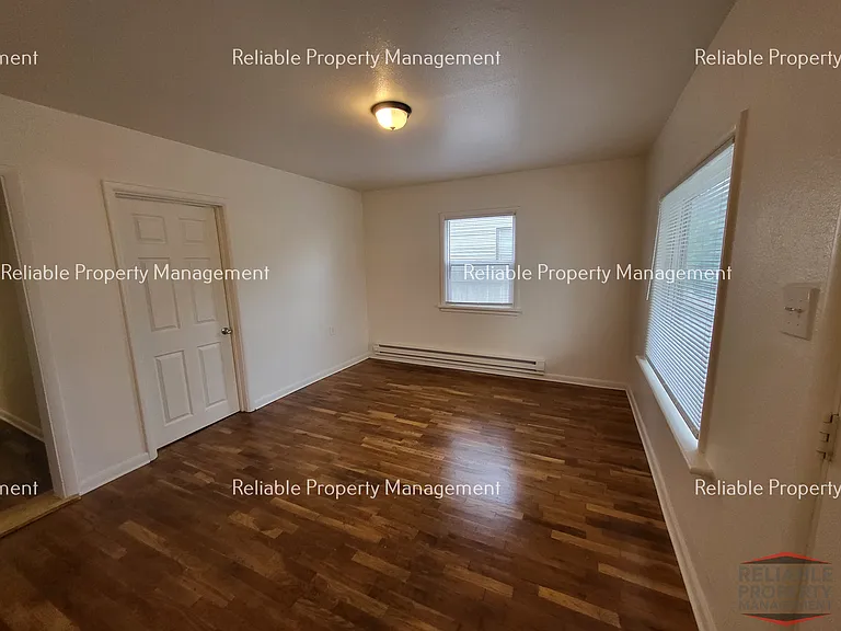 674 N Water Ave — Photo 3