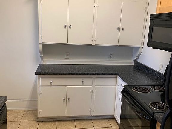 4th image of 208 N Lombardy St APT 1