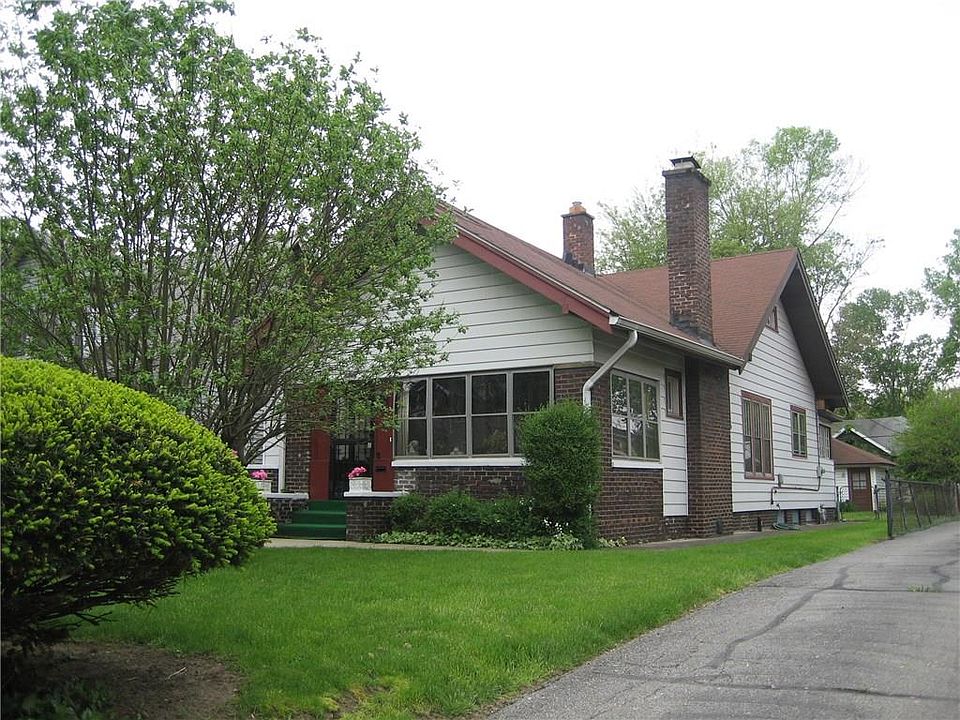 2nd image of 4334 N Broadway St