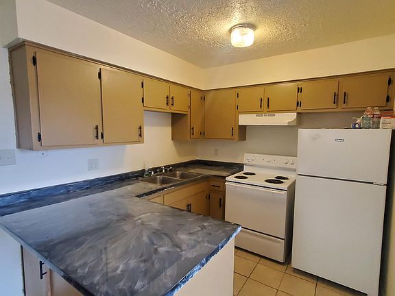4th image of 304 Western Skies Dr SE APT 1