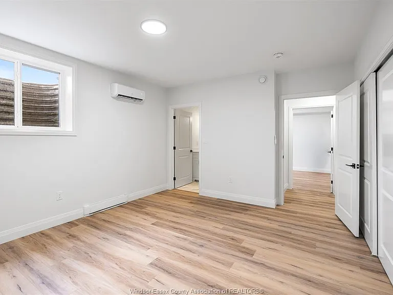 154 McLellan Ave #B — Photo 13
