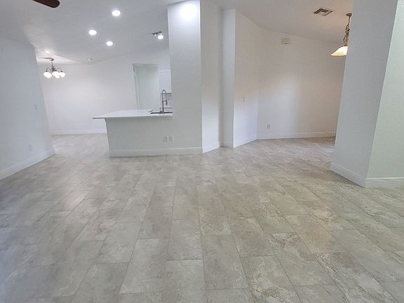 4th image of 355 Paddock St