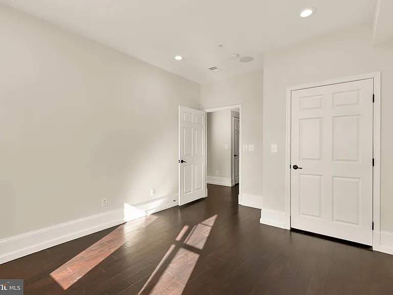 1609 Levis St NE — Photo 16
