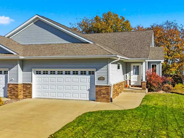 812 Croell Ave, Tiffin, IA 52340