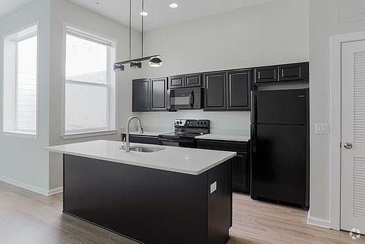2nd image of 415 N Howard St #302