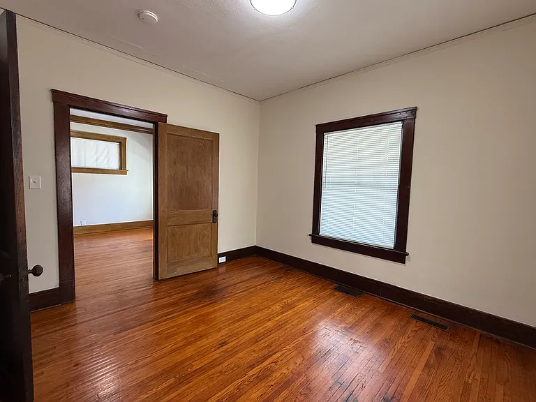609 E Arcadia Ave — Photo 4