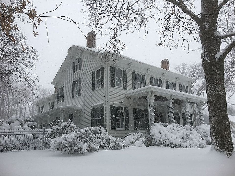 2nd image of 729 Sycamore Ave