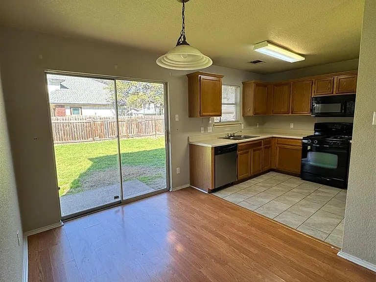 8901 Vigen Cir — Photo 6