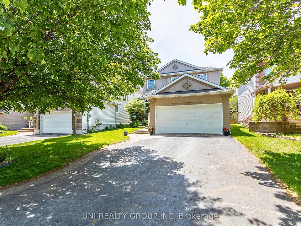 1st image of 11 Langford Cres
