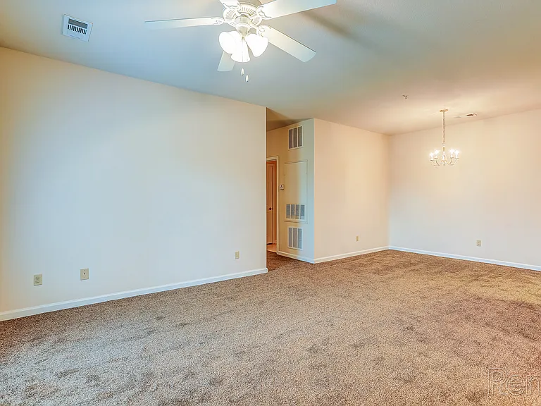Paddock Ridge Apartments — Photo 12