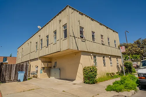 1467 Russell Street Photo 1